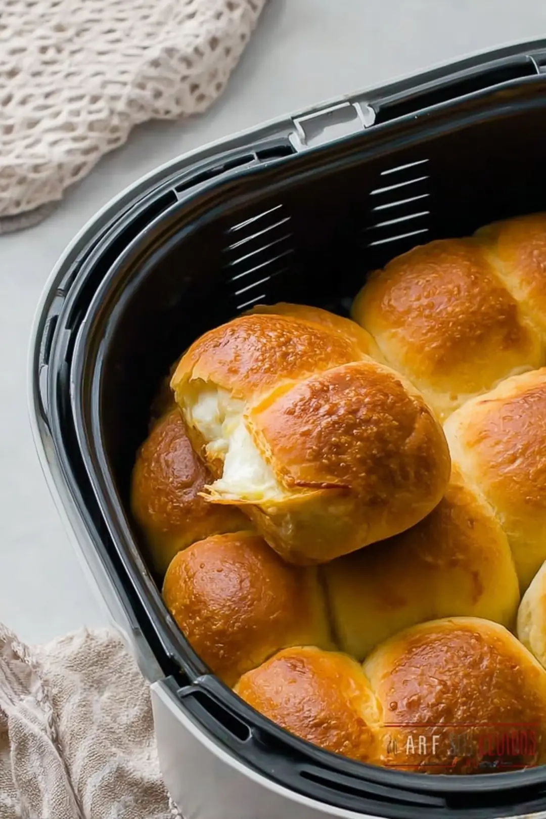 Air fryer pandesal melt