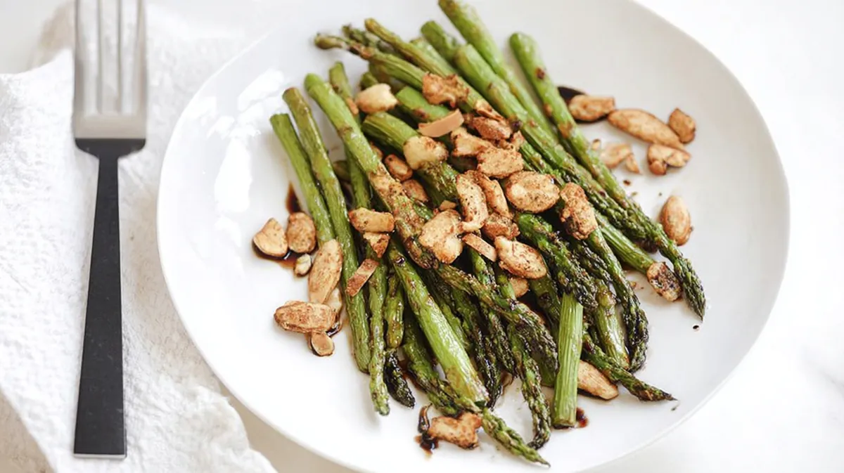 air fryer asparagus with balsamic glaze