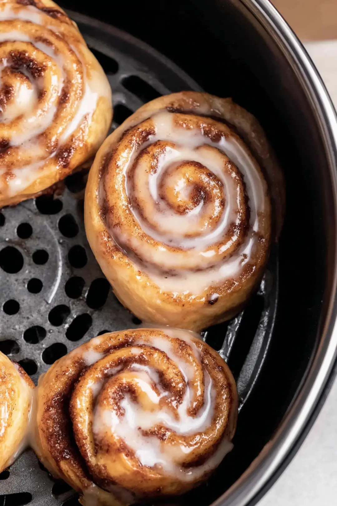 Air fryer cinnamon rolls from can
