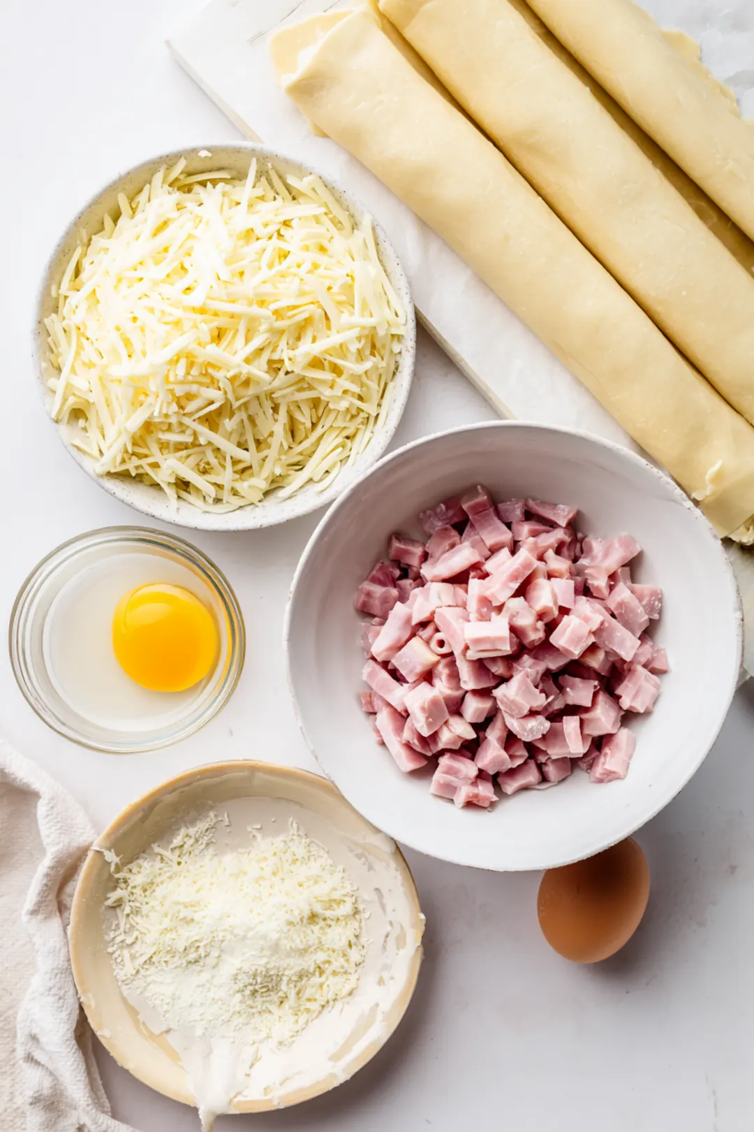 Air fryer ham and swiss puff pastry squares - ingredients