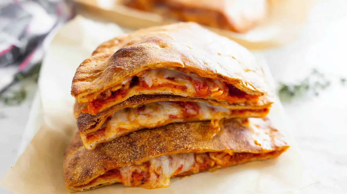 Air fryer pita pizza pocket
