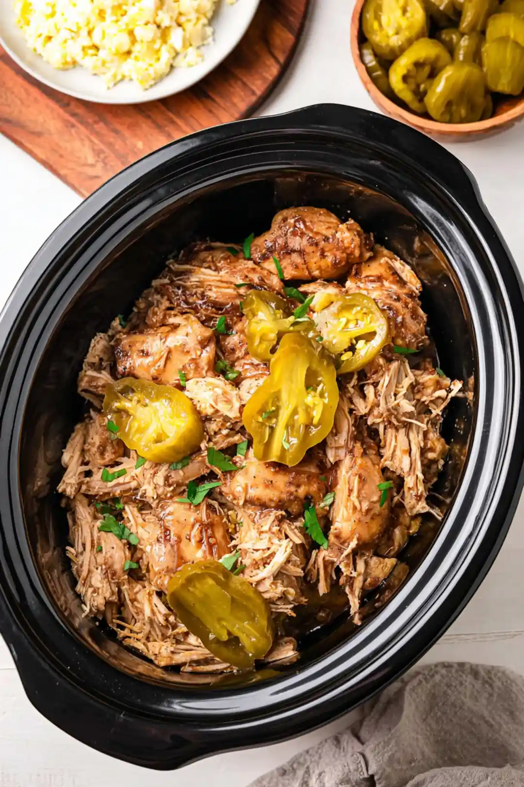 Slow-Cooker Mississippi Style Spice Sauce Chicken